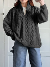 画像をギャラリービューアに読み込む, Zip Collar Cable Pattern Oversized Sweater
