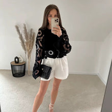 Загрузить изображение в средство просмотра галереи, Long Sleeve Crochet Floral Blouse Top
