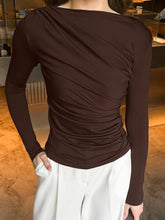 Cargar imagen en el visor de la galería, Long Sleeve Ruched T shirt
