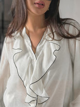 Charger l&#39;image dans la galerie, OL Contrast Ruffle V Neck Blouse
