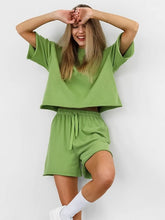 画像をギャラリービューアに読み込む, Green Short Sleeve T shirt Shorts Sporty Two Piece Set

