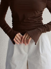 Cargar imagen en el visor de la galería, Off Shoulder Long Sleeve Slim T Shirt
