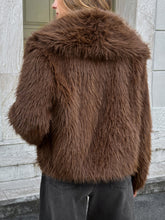 Load image into Gallery viewer, Woman Short Faux Fur Coat
