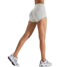 Laden Sie das Bild in den Galerie-Viewer, Nudity Hip Lifting Yoga Shorts Gym Running Sporty Shorts

