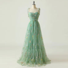 Carica l&#39;immagine nel visualizzatore di Gallery, Elegant Tie Strap Colorful 3D Flower Embroidered Tulle Fairy Dress
