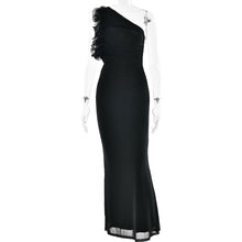 画像をギャラリービューアに読み込む, One Shoulder Flowered Maxi Sheath Dress
