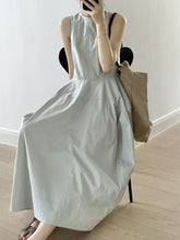 画像をギャラリービューアに読み込む, Sleeveless Bud Flared Midi Dress
