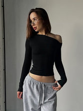 Cargar imagen en el visor de la galería, Hot Long Sleeve Tight Diagonal Shoulder T Shirt
