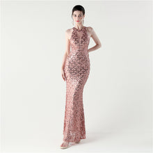 Cargar imagen en el visor de la galería, Halter Neck Sequin Evening Dress
