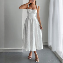 Загрузить изображение в средство просмотра галереи, Velvet Spaghetti Flare Midi Dress
