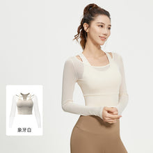 Laden Sie das Bild in den Galerie-Viewer, Women&#39;s Long Sleeve Workout Shirts - Breathable Mesh Yoga Top Built in Bra Slim Fit Athletic Wear
