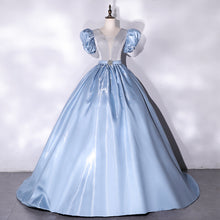Laden Sie das Bild in den Galerie-Viewer, Satin Puff Sleeve Performance Dress

