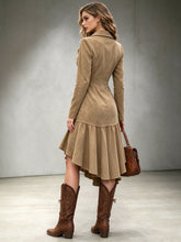 Laden Sie das Bild in den Galerie-Viewer, Women Western Faux Suede Dress, Lapel Fitted Irregular Ruffled High-Low Midi Dress

