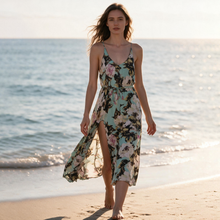 Carica l'immagine nel visualizzatore di Gallery, Abito lungo svasato da spiaggia casual con stampa floreale e senza schienale, con spalline sottili
