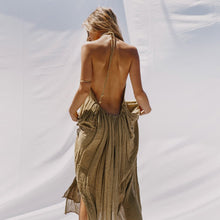 Laden Sie das Bild in den Galerie-Viewer, Halter neck split maxi backless dress
