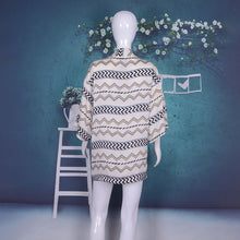 Load image into Gallery viewer, Three Quarter Sleeve Kimono Beachwear Bikini Cover Up
