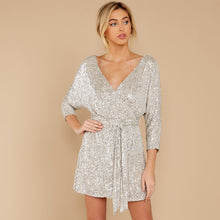 Laden Sie das Bild in den Galerie-Viewer, Deep V-neck Belted Sequin Mini Dress
