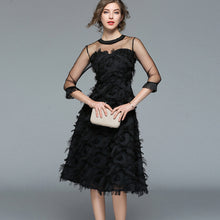 Laden Sie das Bild in den Galerie-Viewer, Elegant Solid Tassel Tulle Three Quarter Sleeve Cocktail Dress
