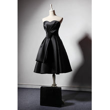 Load image into Gallery viewer, Short Tie Knot Strapless Satin Elegant Black Party Evening Dress
