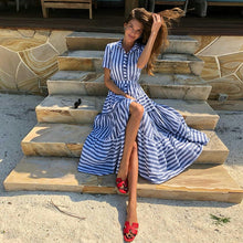 Laden Sie das Bild in den Galerie-Viewer, Short Sleeve Striped Flare Midi Dress
