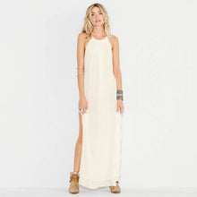 Laden Sie das Bild in den Galerie-Viewer, Halter neck split maxi backless dress
