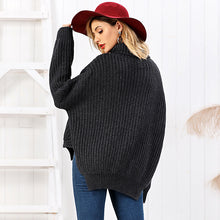 Charger l&#39;image dans la galerie, Latest elegant high quality fashionable cable pattern turtle neck slit hem wool loose short sweater for women
