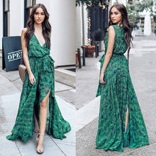 Laden Sie das Bild in den Galerie-Viewer, Tropical Leaf  V-neck Sleeveless Maxi Boho Dress
