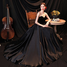 Load image into Gallery viewer, Strapless Sweetheart Long Train Birthday Party Evening Dress
