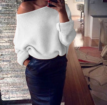 Laden Sie das Bild in den Galerie-Viewer, Popular Sloping Shoulder Woolen Pullover Short Sweater For Ladies
