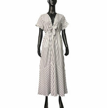 Laden Sie das Bild in den Galerie-Viewer, V neck short sleeve stripe maxi dress
