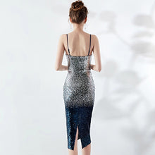 Laden Sie das Bild in den Galerie-Viewer, Adult age group formal fashion hot sell gradient color woman summer party short lady spaghetti strap bodycon evening dresses
