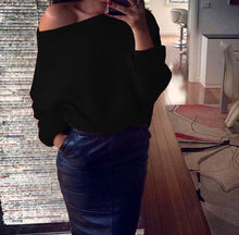 Laden Sie das Bild in den Galerie-Viewer, Popular Sloping Shoulder Woolen Pullover Short Sweater For Ladies
