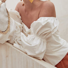 Laden Sie das Bild in den Galerie-Viewer, Off Shoulder Puff Sleeve Bow Tie Blouse
