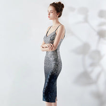 Laden Sie das Bild in den Galerie-Viewer, Adult age group formal fashion hot sell gradient color woman summer party short lady spaghetti strap bodycon evening dresses
