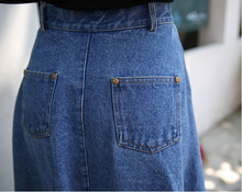 Laden Sie das Bild in den Galerie-Viewer, ladies high waist Korean denim long skirt
