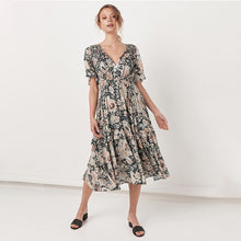 Laden Sie das Bild in den Galerie-Viewer, Women Short Sleeve Frilled Floral Beachwear Bohemian Maxi Dress

