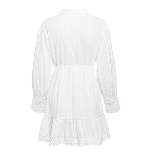 abito da donna in cotone bianco tinta unita con patchwork in pizzo idrosolubile, manica lunga e ricamo al ginocchio